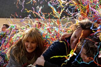 Laura Dern e Will Arnett em cena de "Isso Ainda Está de Pé?"- Divulgação Searchlight Pictures