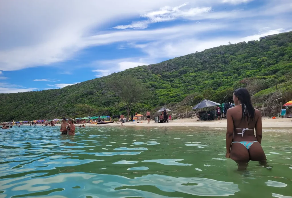 praia do forno em arraial do cabo foto de alvaro tallarico