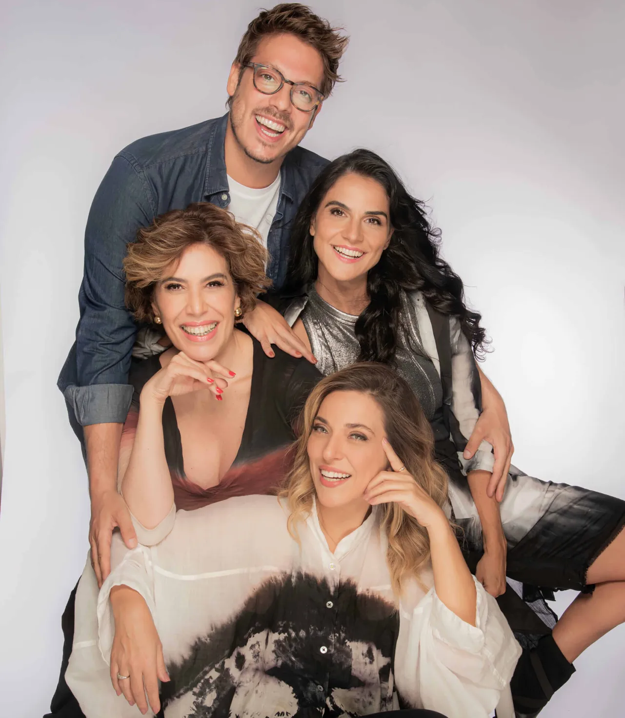 3 - Fábio Porchat, Priscila Castello Branco, Maria Clara Gueiros e Ju?lia Rabello em AGORA É QUE SÃO ELAS - Crédito fotográfico Pino Gomes