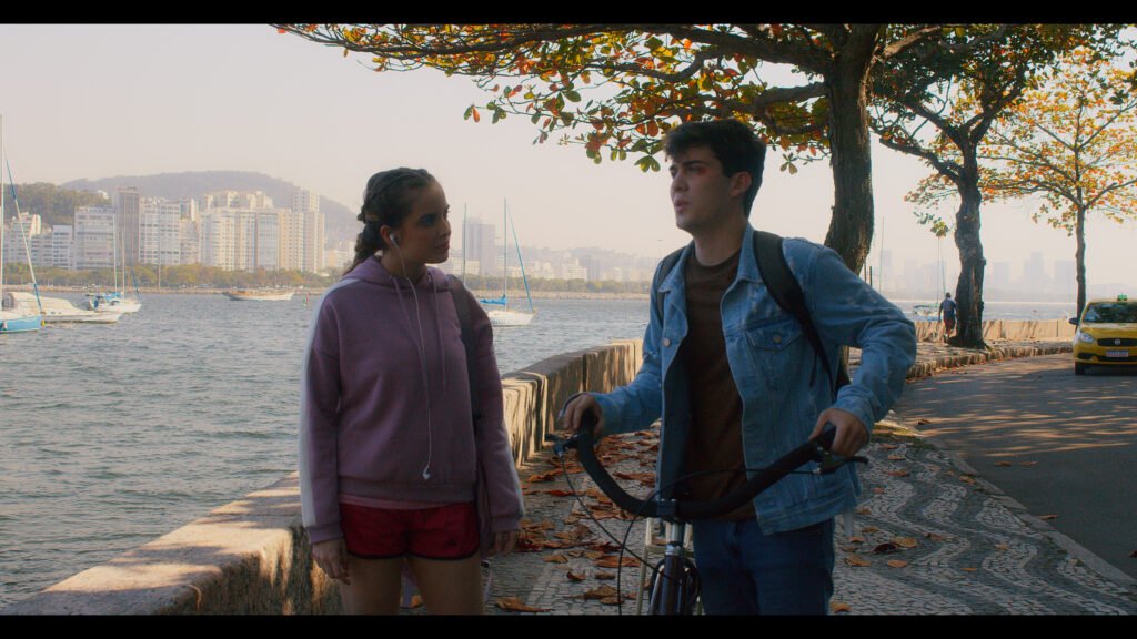 Caio Manhente e Giovanna Chaves em cena de "O Velho Fusca"- Divulgação A2 Filmes