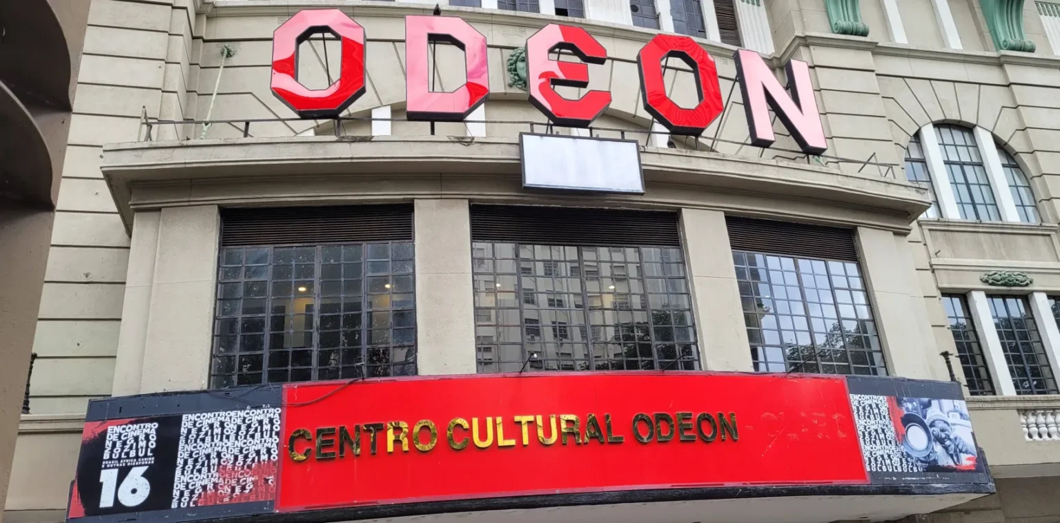 cine odeon em foto de alvaro tallarico