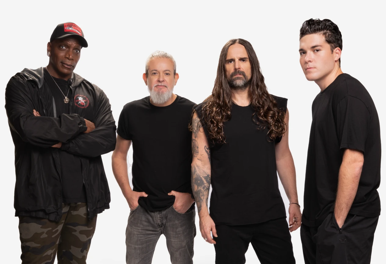 rock in rio Sepultura by Stephanie Veronezzi