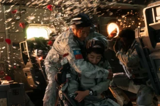 Terra à Deriva 2: Destino aposta em espetáculo visual e dilemas humanos para expandir a ficção científica