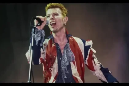 David Bowie em cena de "David Bowie: O Ato Final"- Divulgação oficial