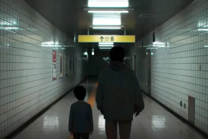 Kazunari Ninomiya e Naru Asanuma em cena de "Exit 8"- Divulgação Paris Filmes