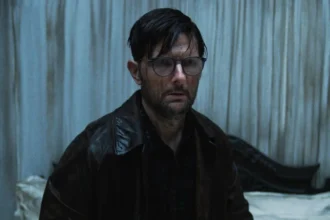 Adam Scott em cena de "Hokum - O Pesadelo Da Bruxa"- Divulgação Diamond Pictures