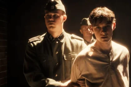 Ewan Horrocks em cena de "Verdade e Traição"- Divulgação Paris FIlmes