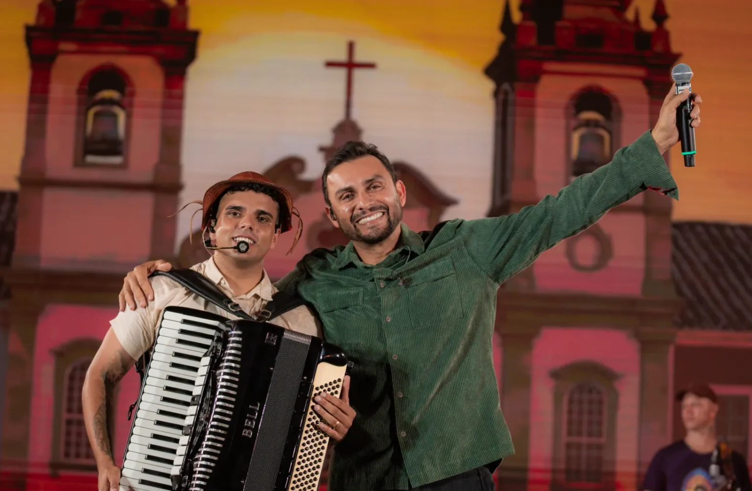 William Sanfona estreia DVD com “Xô Satanás” e parceria com Mano Walter