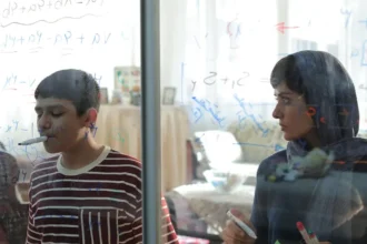 Parinaz Izadyar e Sinan Mohebi em cena de "Mãe e Filho"- Divulgação Diaphana Distribution