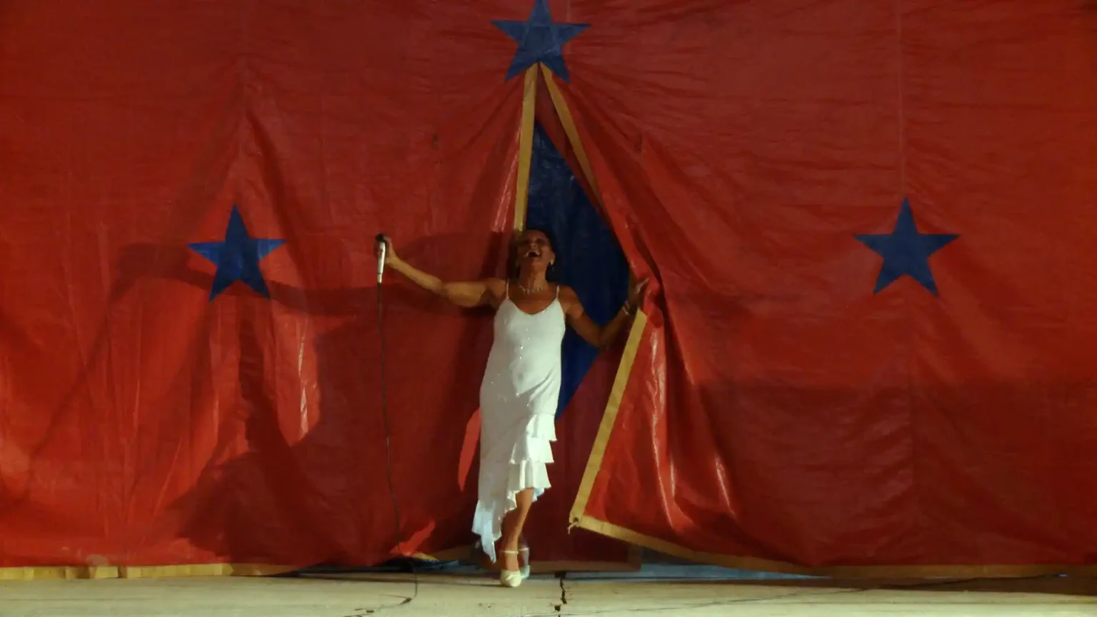 India Morena em cena de Mambembe- Divulgação Roseira Filmes