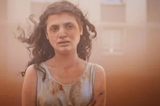 Mélissa Boros em cena de "Alpha"- Divulgação Mubi