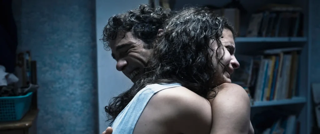 Mélissa Boros e Tahar Rahim em cena de "Alpha"- Divulgação Mubi