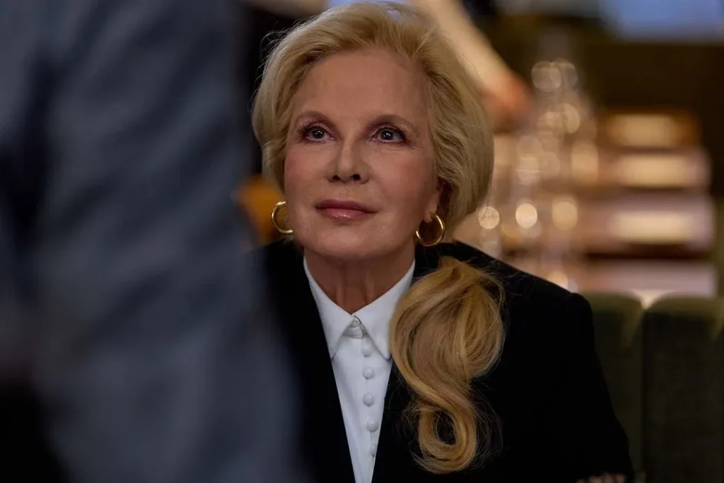 Sylvie Vartan em cena de "Era Uma Vez Minha Mãe"- Copyright Marie-Camille Orlando - 2024 Gaumont - Egérie Productions – 9492-2663 Québec Inc. (filiale de Christal Films Productions Inc.) - Amazon MGM Studios