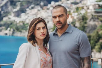 aniel De Luca (Jesse Williams) em cena de ‘Hotel Costiera’ (Crédito: NBCUniversal/Divulgação)