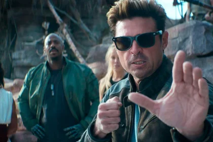 Karl Urban, Lewis Tan, Jessica McNamee e Mehcad Brooks em cena de "Mortal Kombat 2"- Divulgação Warner Bros