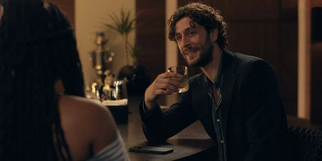 Lorenzo de Moor em cena de "Eu & Você na Toscana" |Divulgação Imagem Filmes