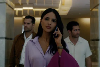Eiza González, Jake Gyllenhaal e Henry Cavill em cena de "Na Zona Cinzenta"- Divulgação Diamond Pictures