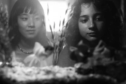 Bárbara Luz e Sharon Cho em cena de "Cinco da Tarde"- Divulgação 3 Tabela Filmes