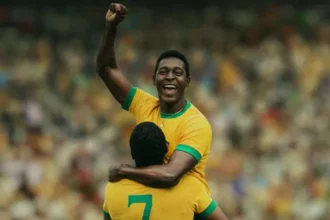 Lucas Agrícola em cena de "Brasil 70: A Saga do Tri"- Divulgação NETFLIX