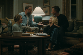 Penelope Cruz, Edward Norton, Seth Rogen e Olivia Wilde em cena de "O Convite"- Divulgação O2 Play