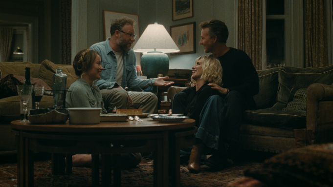 Penelope Cruz, Edward Norton, Seth Rogen e Olivia Wilde em cena de "O Convite"- Divulgação O2 Play