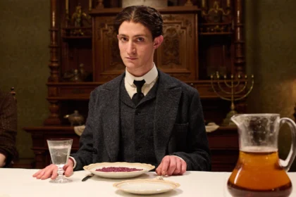 Idan Weiss em cena de "Franz"- Divulgação A2 Filmes