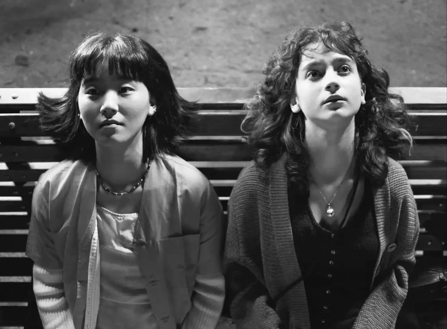 Bárbara Luz e Sharon Cho em cena de "Cinco da Tarde"- Divulgação 3 Tabela Filmes