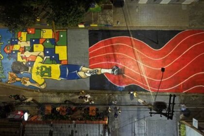 A Deezer, em parceria com a Centauro, promove um esquenta para a Copa nos dias 9 e 10 de junho na Mercado Livre Arena Pacaembu, com música, futebol e experiências interativas. O destaque fica para a programação musical e a energia do evento que celebra o clima da Copa.