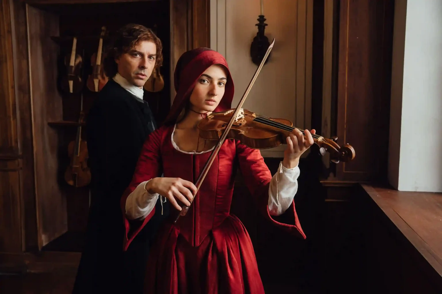 Tecla Insolio e Michele Riondino em cena de "Primavera"- Divulgação Imagem Filmes