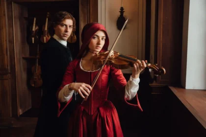 Tecla Insolio e Michele Riondino em cena de "Primavera"- Divulgação Imagem Filmes