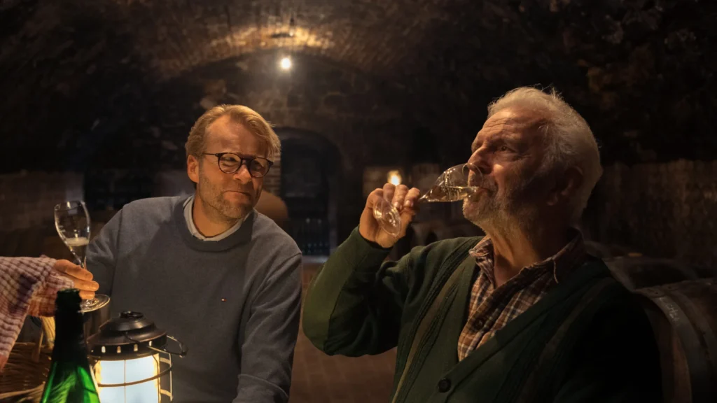 Huub Stapel e Leo Alkemade em cena de "Champagne- uma viagem de pai e filho"- Divulgação Autoral Filmes