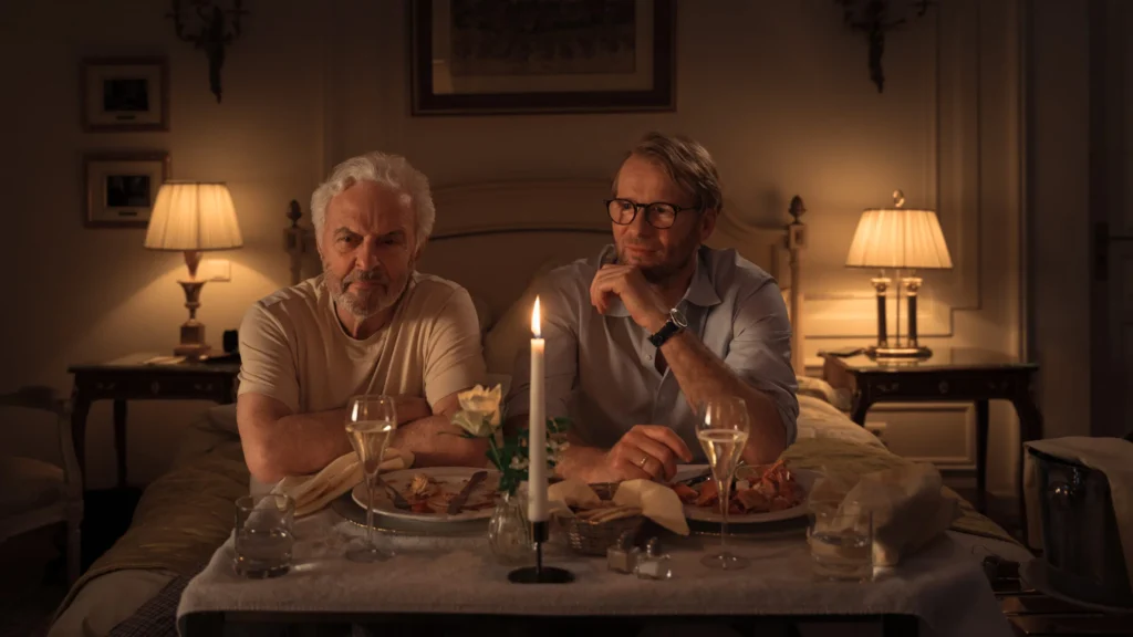 Huub Stapel e Leo Alkemade em cena de "Champagne- uma viagem de pai e filho"- Divulgação Autoral Filmes