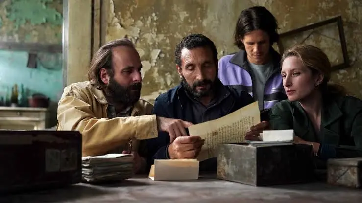 Abraham Wapler, Julia Piaton, Zinedine Soualem e Vincent Macaigne em cena de "As Cores do Tempo"- Divulgação Imovision