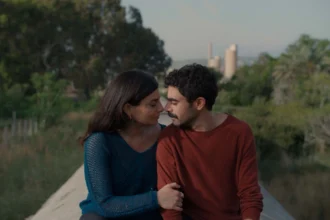 Mounia Akl e Hassan Akil em cena de "Um Triste e Belo Mundo"- Divulgação Pandora
