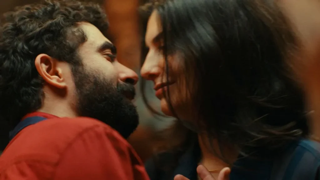 Mounia Akl e Hassan Akil em cena de "Um Triste e Belo Mundo"- Divulgação Pandora