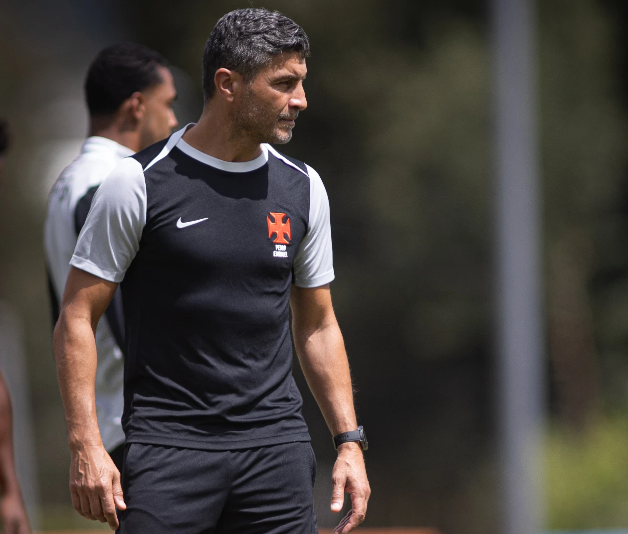 Spinelli fora, Brenner dentro: Pedro Emanuel muda o Vasco para duelo contra o Independiente Medellín