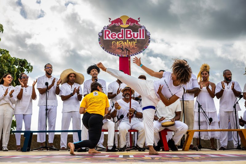 red bull paranauê Evento retorna à Praça da Cruz Caída, em Salvador, e reúne grandes nomes da modalidade (Crédito: Fabio Piva/ Red Bull Content Pool)