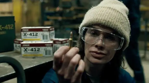 Lena Headey em cena de "Balística"- Distribuição ADRENALINA PURA+