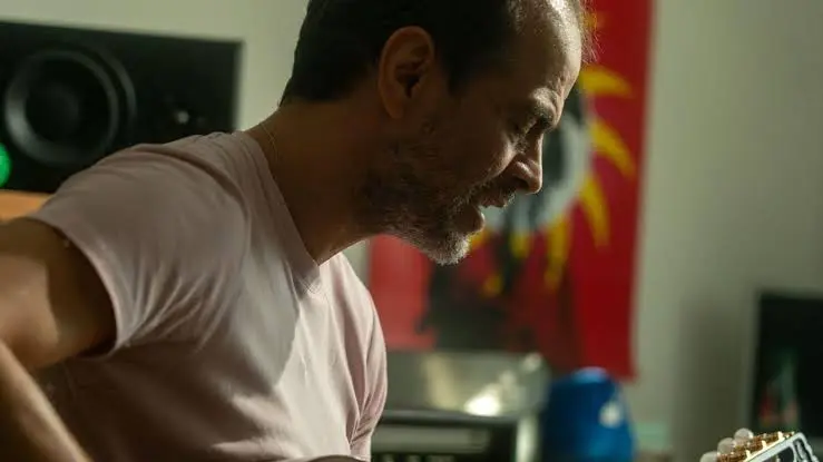 Moreno Velozo em cena de "Nem Tudo é Paz e Amor"- Foto de Fábio Burtin