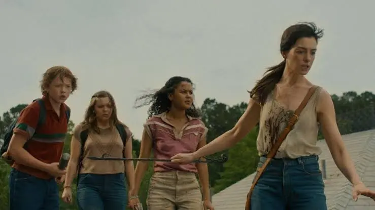 Cena de "O Fim da Rua"- Divulgação Warner Bros Pictures