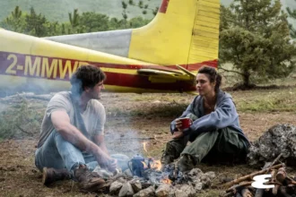 Jacob Elordi e Margaret Qualley em cena de "Ponto Sem Retorno"- Divulgação Walt Disney Studios