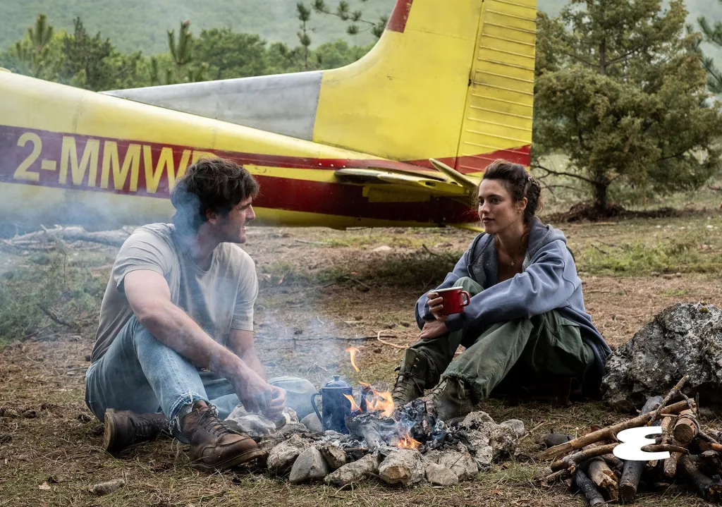Jacob Elordi e Margaret Qualley em cena de "Ponto Sem Retorno"- Divulgação Walt Disney Studios