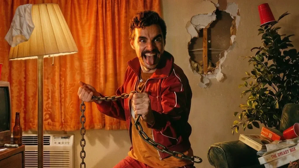Dave Franco em cena de "Idiotas"- Divulgação Imagem Filmes