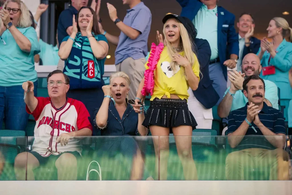 Jason Sudeikis, Juno Temple, Jeremy Swift e Hannah Waddingham em cena de "Ted Lasso"- Divulgação Apple+