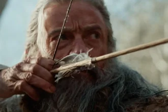 Hugh Jackman em cena de "A Morte de Robin Hood"- Divulgação Imagem Filmes