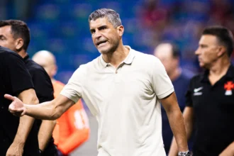 escalação vasco x santos pedro emanuel