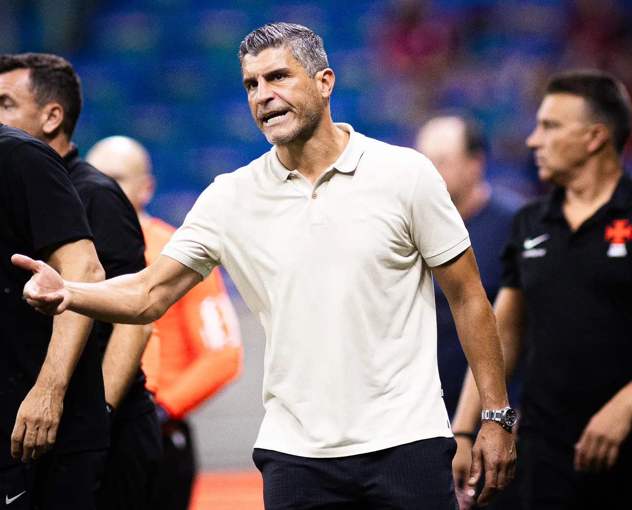 escalação vasco x santos pedro emanuel