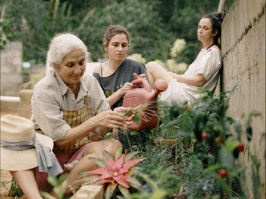 Filme “Malu” – Juliana Carneiro da Cunha, Carol Duarte e Yara de Novaes - roteiro e direção de Pedro Freire