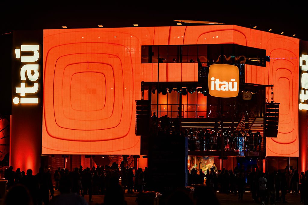 Itaú Unibanco celebra 10 anos de curadoria musical no Rock in Rio Brasil 2026 com show da Pabllo Vittar no Pavilhão Itaú