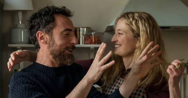 Alba Rohrwacher e Elio Germano em cena de "Três Vezes Adeus"- Divulgação Autoral Filmes